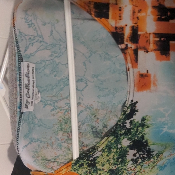 Beautiful floral abstract dress in Large. - Picture 3 of 6